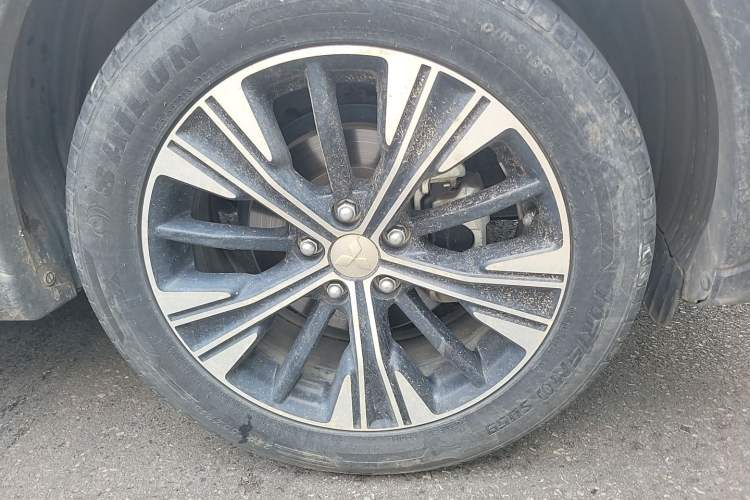 Used Mitsubishi Eclipse Cross 2019 1.5T CVT Two-Wheel Drive Dream Edition China VI Standard Right Front Wheel Hub