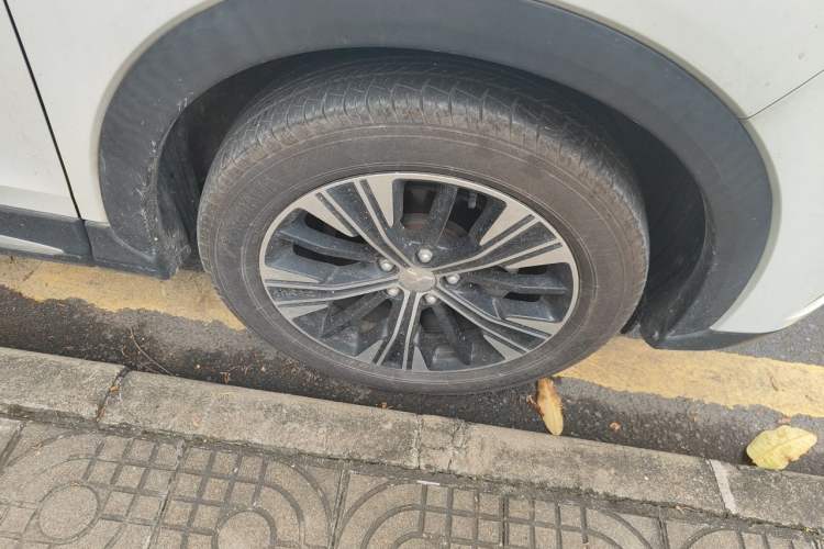 Used Mitsubishi Eclipse Cross 2019 1.5T CVT Two-Wheel Drive Dream Edition China VI Standard Right Front Wheel Hub