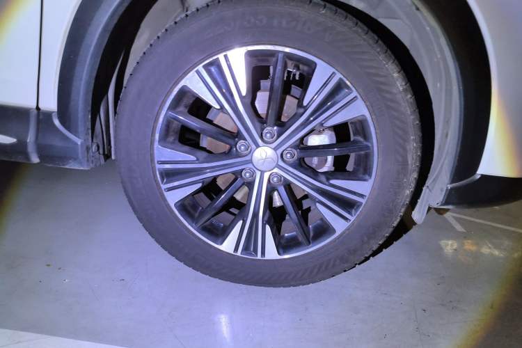 Used Mitsubishi Eclipse Cross 2019 1.5T CVT 4x4 TrueMe Edition China VI Standard Right Front Wheel Hub