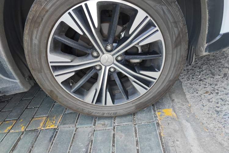 Used Mitsubishi Eclipse Cross 2019 1.5T CVT Two-Wheel Drive Dream Edition China VI Standard Right Front Wheel Hub