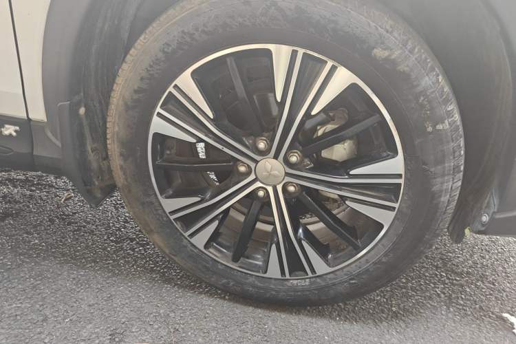 Used Mitsubishi Eclipse Cross 2019 1.5T CVT Two-Wheel Drive Fearless Edition China V Standard Right Front Wheel Hub