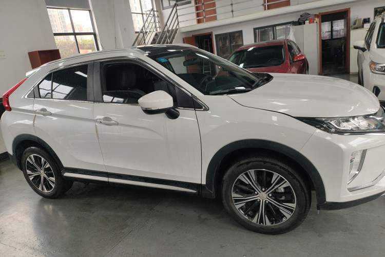 Used Mitsubishi Eclipse Cross 2019 1.5T CVT Two-Wheel Drive Dream Edition China VI Standard Right Side