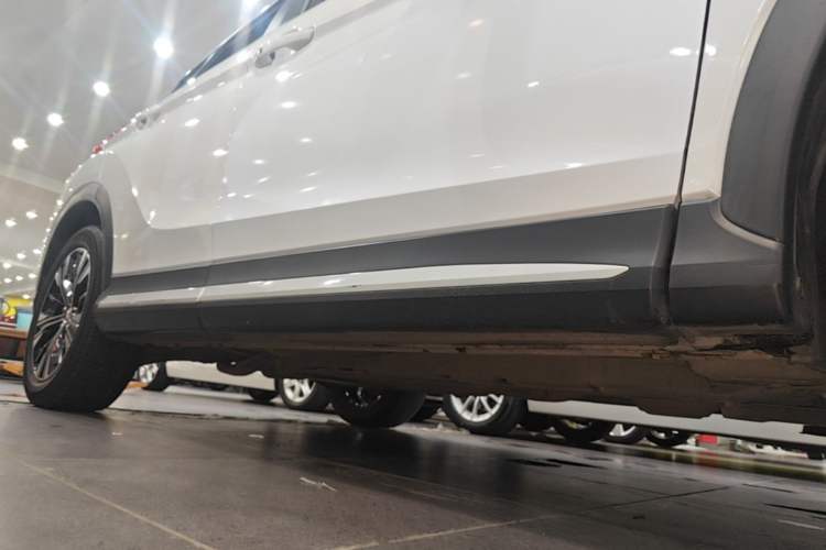 Used Mitsubishi Eclipse Cross 2019 1.5T CVT Two-Wheel Drive Dream Edition China VI Standard Right Side Sill