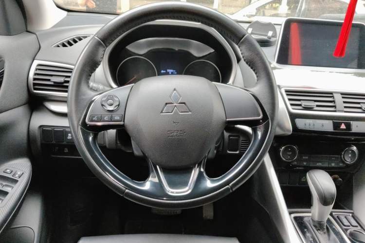 Used Mitsubishi Eclipse Cross 2019 1.5T CVT Two-Wheel Drive Dream Edition China VI Standard Steering Wheel