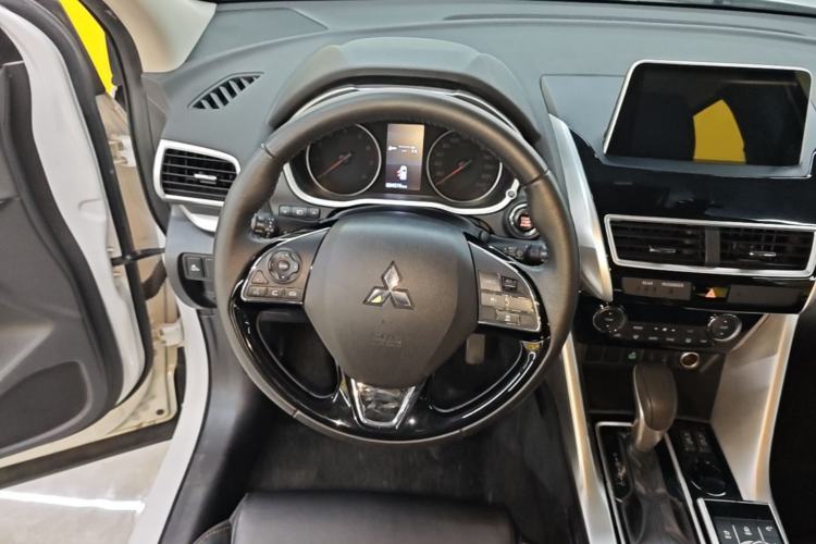 Used Mitsubishi Eclipse Cross 2019 1.5T CVT Two-Wheel Drive Belief Edition China VI Standard Steering Wheel