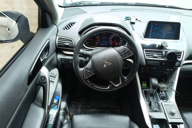 Used Mitsubishi Eclipse Cross 2019 1.5T CVT Two-Wheel Drive Belief Edition China VI Standard Steering Wheel