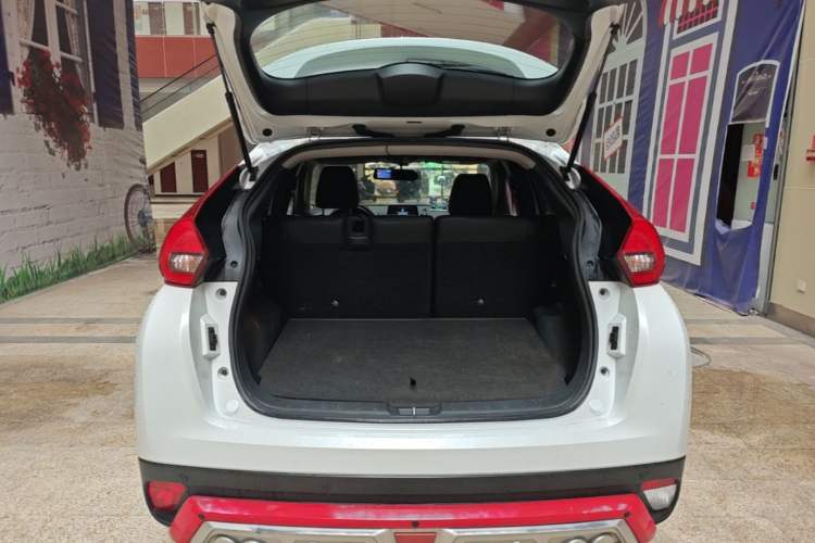 Used Mitsubishi Eclipse Cross 2019 1.5T CVT Two-Wheel Drive Dream Edition China VI Standard Trunk