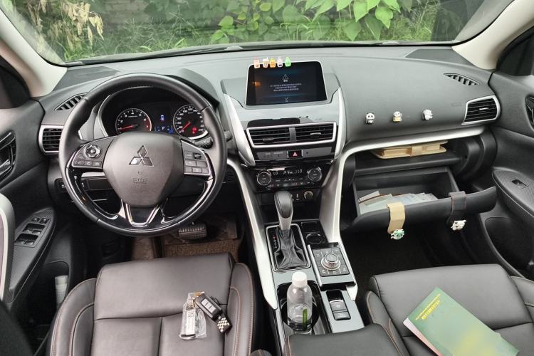 Used Mitsubishi Eclipse Cross 2021 1.5T CVT Two-Wheel Drive Belief Edition Center Console
