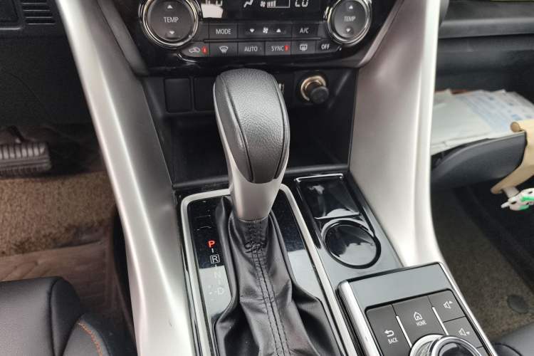 Used Mitsubishi Eclipse Cross 2021 1.5T CVT Two-Wheel Drive Belief Edition Gear Lever