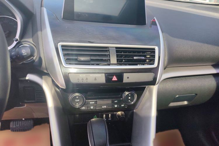Used Mitsubishi Eclipse Cross 2021 1.5T CVT Two-Wheel Drive Dream Edition Interior 4