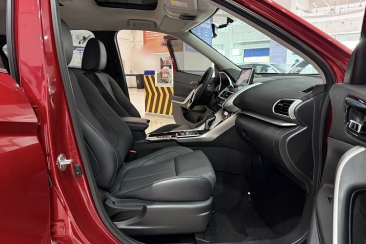 Used Mitsubishi Eclipse Cross 2021 1.5T CVT Two-Wheel Drive Dream Edition Interior 9