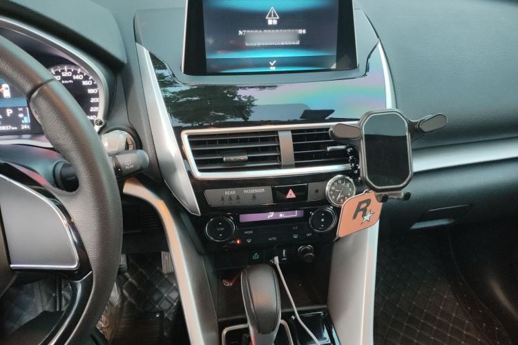 Used Mitsubishi Eclipse Cross 2021 1.5T CVT Two-Wheel Drive Dream Edition Audio And AC Panel