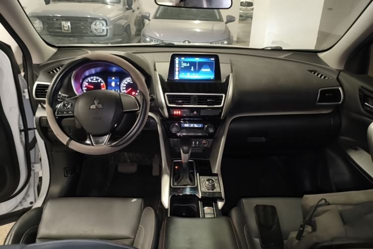 Used Mitsubishi Eclipse Cross 2021 1.5T CVT Two-Wheel Drive Dream Edition Center Console