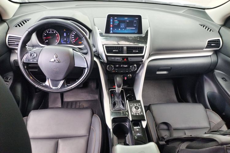 Used Mitsubishi Eclipse Cross 2021 1.5T CVT Two-Wheel Drive Dream Edition Center Console
