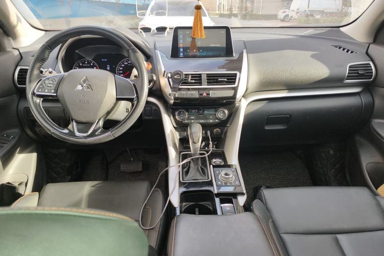 Used Mitsubishi Eclipse Cross 2021 1.5T CVT Four-Wheel Drive Passion Edition Center Console
