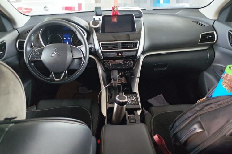 Used Mitsubishi Eclipse Cross 2021 1.5T CVT Two-Wheel Drive Dream Edition Center Console