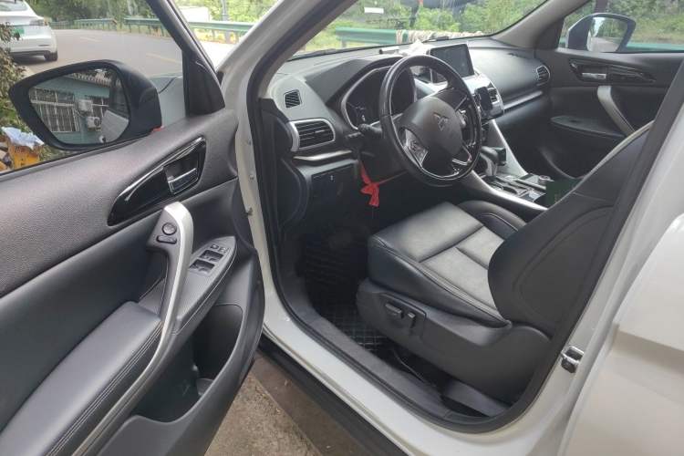 Used Mitsubishi Eclipse Cross 2021 1.5T CVT Four-Wheel Drive Passion Edition Driver Seat