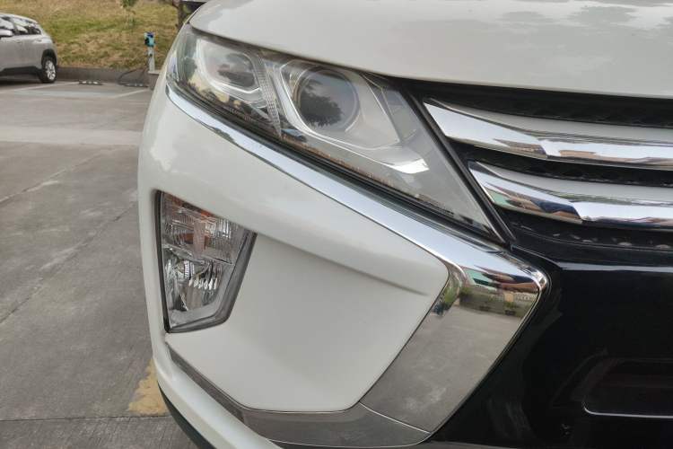 Used Mitsubishi Eclipse Cross 2021 1.5T CVT Two-Wheel Drive Dream Edition Exterior 6