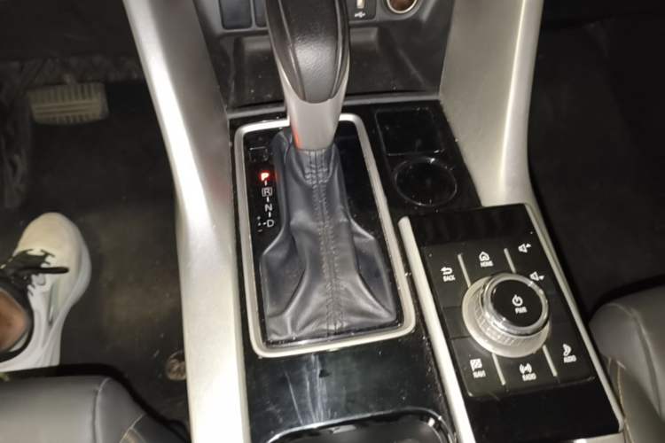 Used Mitsubishi Eclipse Cross 2021 1.5T CVT Two-Wheel Drive Dream Edition Gear Lever