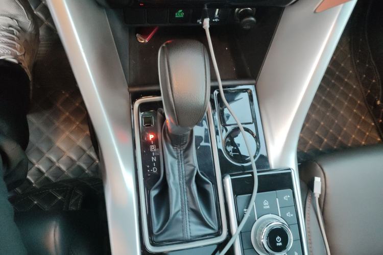 Used Mitsubishi Eclipse Cross 2021 1.5T CVT Two-Wheel Drive Dream Edition Gear Lever