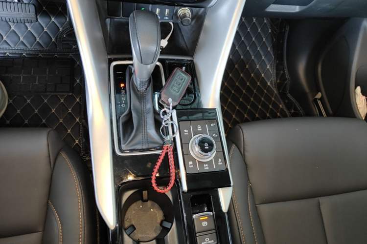 Used Mitsubishi Eclipse Cross 2021 1.5T CVT Two-Wheel Drive Dream Edition Gear Lever