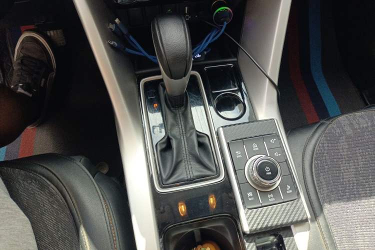 Used Mitsubishi Eclipse Cross 2021 1.5T CVT Two-Wheel Drive Dream Edition Gear Lever