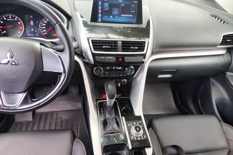 Used Mitsubishi Eclipse Cross 2021 1.5T CVT Two-Wheel Drive Dream Edition Gear Lever