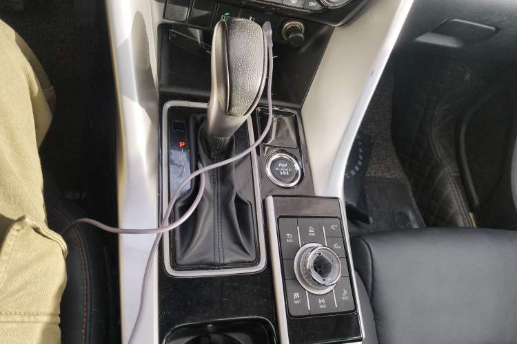 Used Mitsubishi Eclipse Cross 2021 1.5T CVT Four-Wheel Drive Passion Edition Gear Lever
