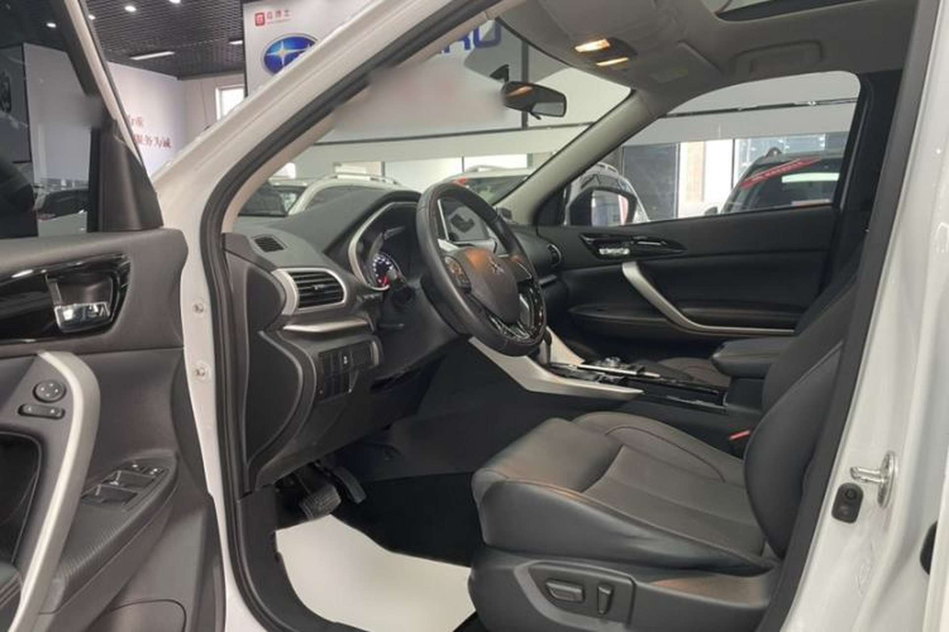 Used Mitsubishi Eclipse Cross 2021 1.5T CVT Four-Wheel Drive Passion Edition Interior 1
