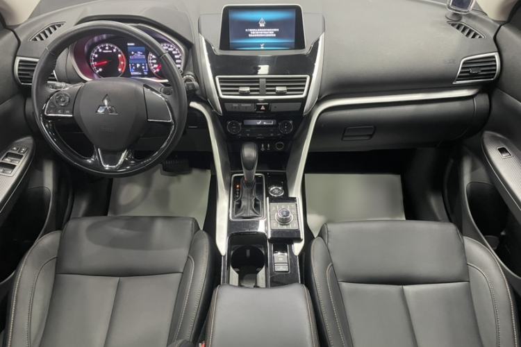 Used Mitsubishi Eclipse Cross 2021 1.5T CVT Four-Wheel Drive Passion Edition Interior 3
