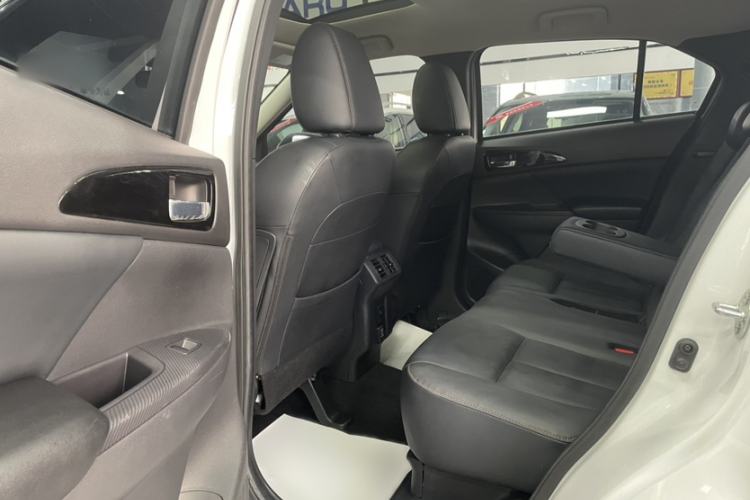 Used Mitsubishi Eclipse Cross 2021 1.5T CVT Four-Wheel Drive Passion Edition Interior 4