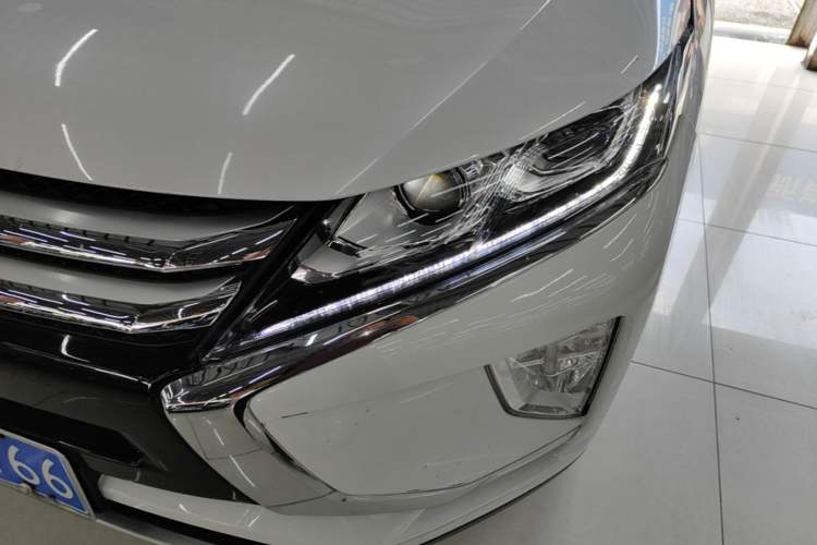 Used Mitsubishi Eclipse Cross 2021 1.5T CVT Two-Wheel Drive Dream Edition Left Front Headlight