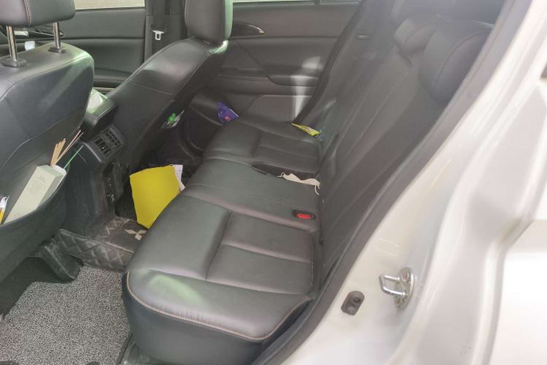 Used Mitsubishi Eclipse Cross 2021 1.5T CVT Four-Wheel Drive Passion Edition Left Rear Seat