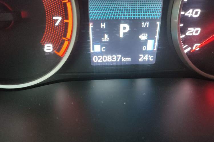 Used Mitsubishi Eclipse Cross 2021 1.5T CVT Two-Wheel Drive Dream Edition Odometer Close Up