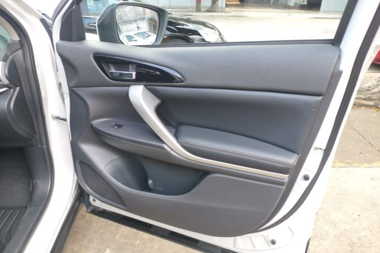 Used Mitsubishi Eclipse Cross 2021 1.5T CVT Two-Wheel Drive Dream Edition Right Front Door Interior