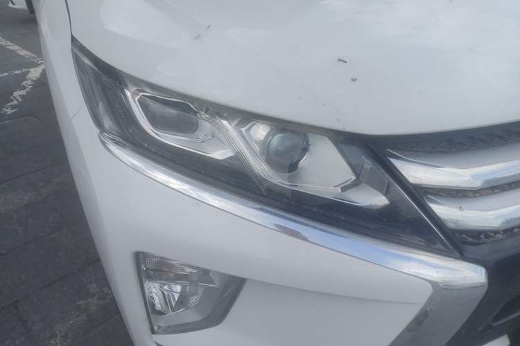 Used Mitsubishi Eclipse Cross 2021 1.5T CVT Two-Wheel Drive Dream Edition Right Front Headlight