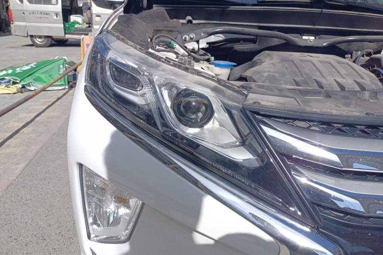 Used Mitsubishi Eclipse Cross 2021 1.5T CVT Two-Wheel Drive Dream Edition Right Front Headlight