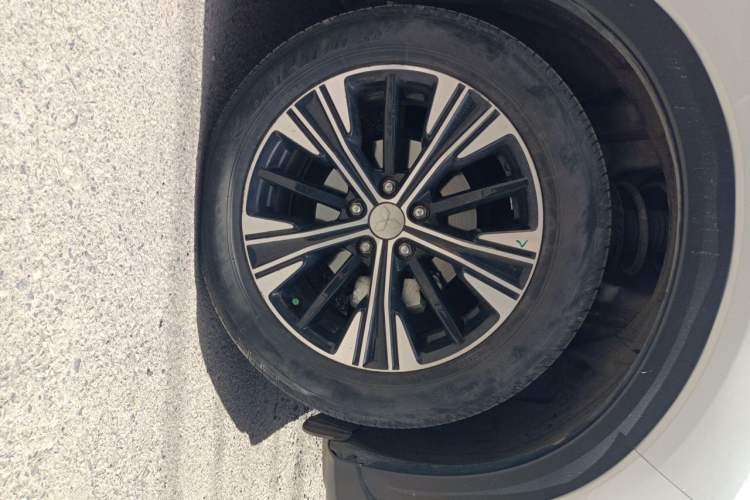 Used Mitsubishi Eclipse Cross 2021 1.5T CVT Two-Wheel Drive Dream Edition Right Front Wheel Hub