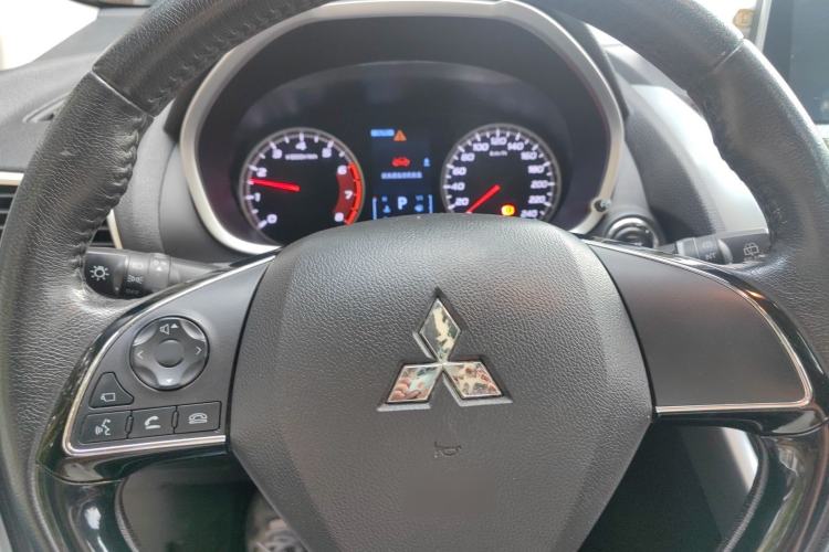 Used Mitsubishi Eclipse Cross 2021 1.5T CVT Four-Wheel Drive Passion Edition Steering Wheel