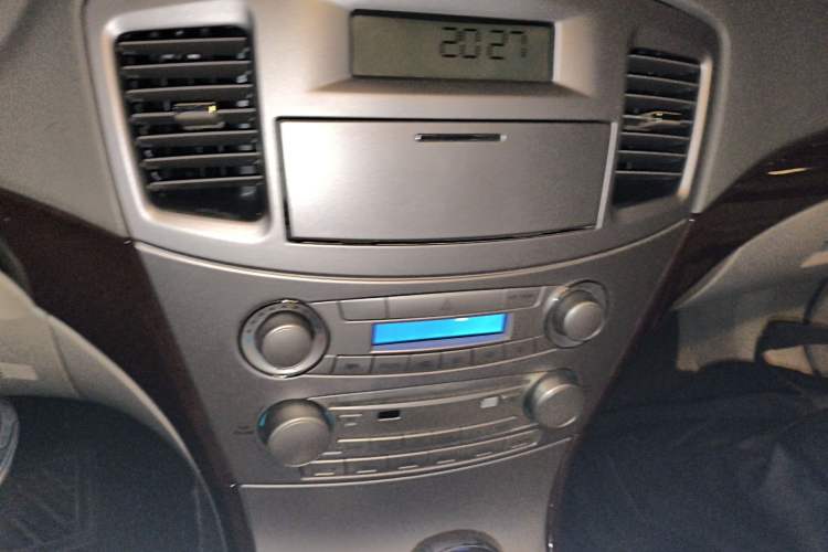 Used Mitsubishi Galant 2009 2.0L Elite Edition Audio And AC Panel