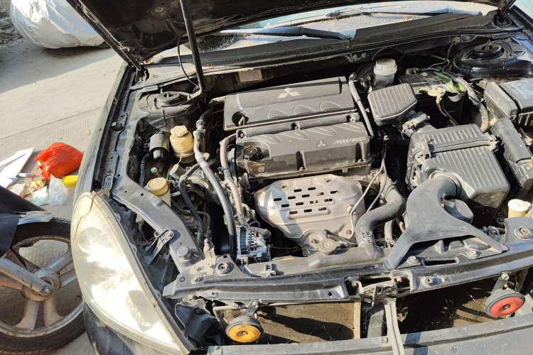 Used Mitsubishi Galant 2009 2.0L MingShi Edition Engine Bay Right