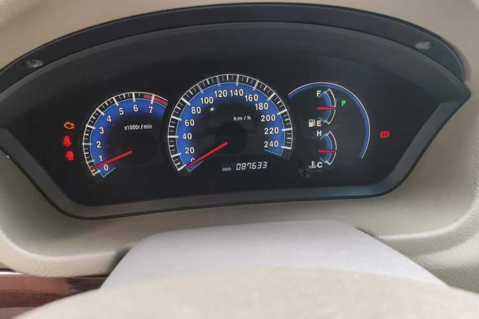 Used Mitsubishi Galant 2009 2.0L Elite Edition Odometer Close Up