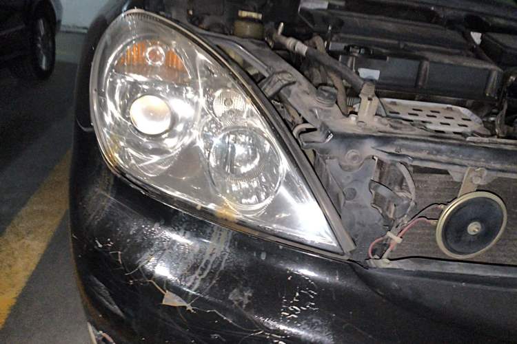 Used Mitsubishi Galant 2009 2.0L Elite Edition Right Front Headlight