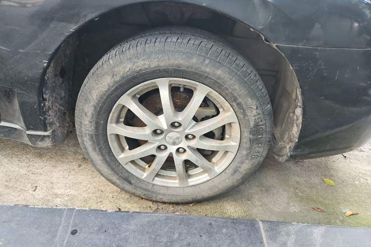 Used Mitsubishi Galant 2009 2.4L Flagship Dynamic Edition Right Front Wheel Hub