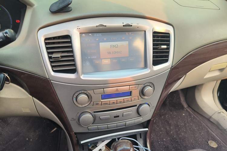 Used Mitsubishi Galant 2012 2.4L Deluxe Upgrade Edition Audio And AC Panel
