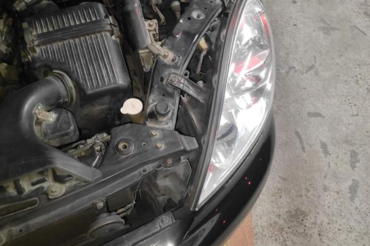 Used Mitsubishi Galant 2012 2.4L Deluxe Upgrade Edition Engine Bay Left