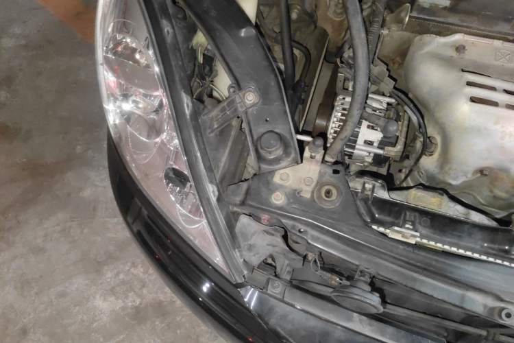 Used Mitsubishi Galant 2012 2.4L Deluxe Upgrade Edition Engine Bay Right