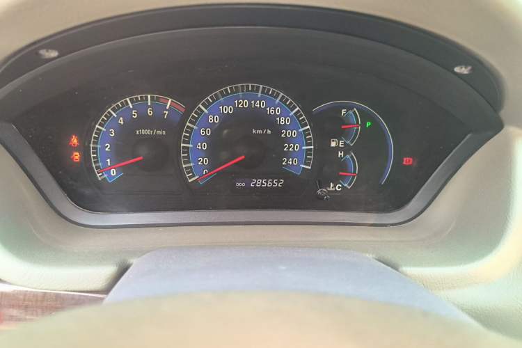 Used Mitsubishi Galant 2012 2.4L Deluxe Upgrade Edition Odometer Close Up