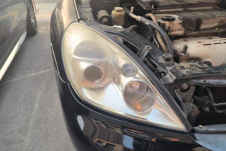 Used Mitsubishi Galant 2012 2.4L Deluxe Upgrade Edition Right Front Headlight