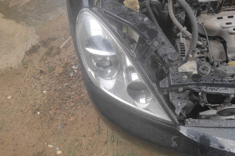 Used Mitsubishi Galant  Right Front Headlight